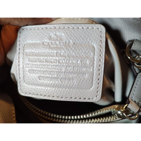 2 COACH items. Coach Minetta Cross body Bag and Wallet. - Picture 4 of 8